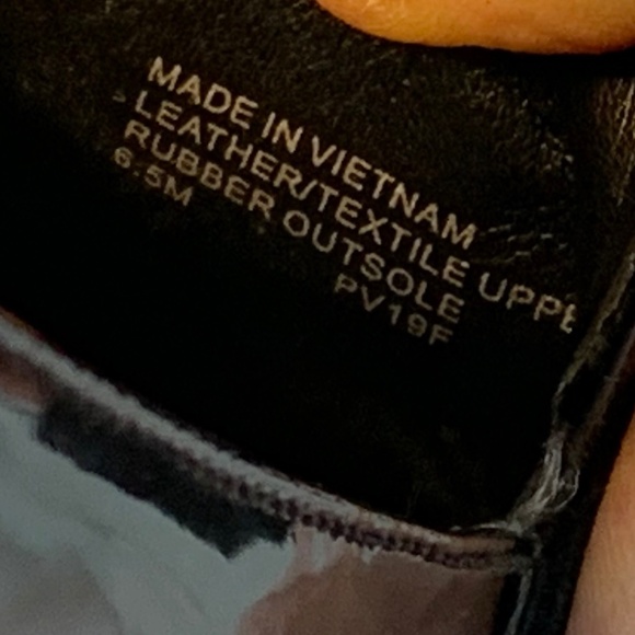 Michael Michael‎ Kors – Elegant Logo Bow Flats in Black Leather (Size 6.5) - Picture 6 of 11